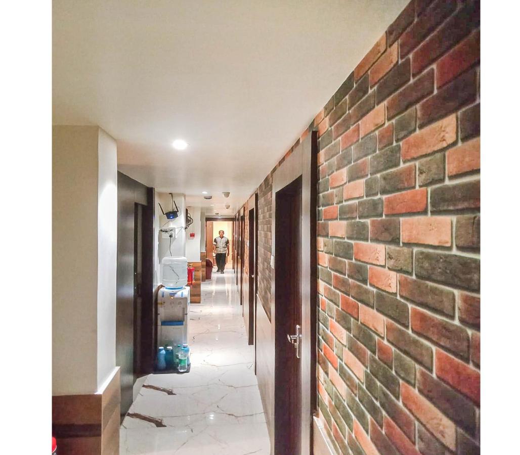 Gurukripa Nx Lodging By Wb Inn 탄 외부 사진